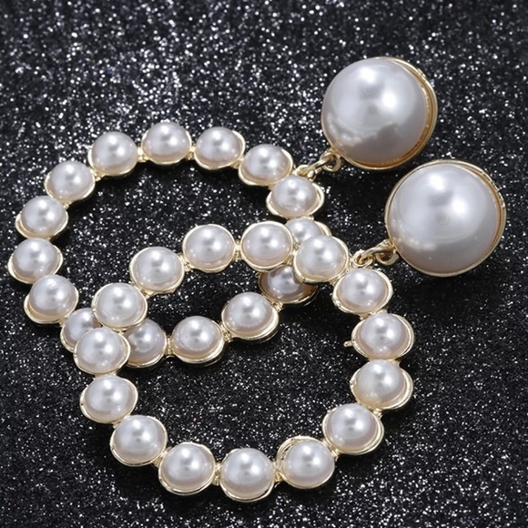 Pearl and Gold 3" Dangle Round Hoop Chic Earrings - Picture 2 of 4